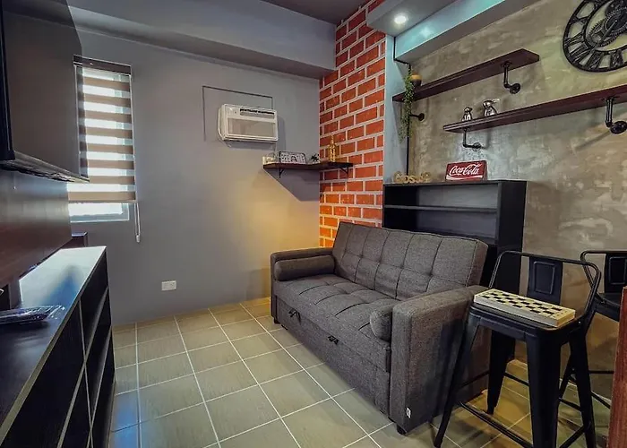 Comfy And Cozy Retreat In With A Stunning View
