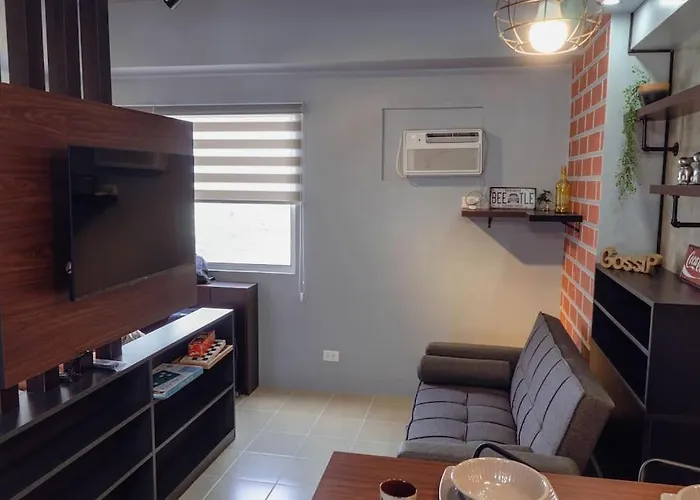 Comfy And Cozy Retreat In With A Stunning View *