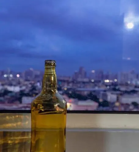 Comfy And Cozy Retreat In With A Stunning View Manila